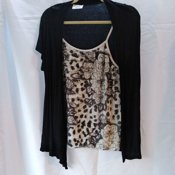 Lavish 2 in 1 top - Picture 1 of 3